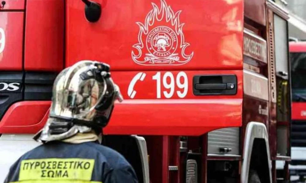 Εκδηλώθηκε φωτιά σε τουριστικό λεωφορείο στο Χαϊδάρι - Άνοιξε η οδός Καραϊσκάκη (Upd)
